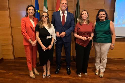 <i>Jornada conjunta bajo el lema “Compromiso con la salud”: / UJA.</i>
