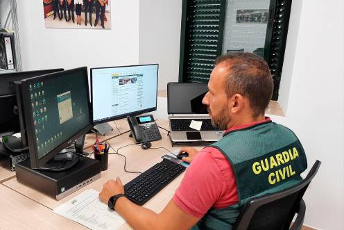 <i>Agente de la Guardia Civil. / Guardia Civil. </i>