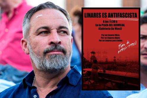 <i>Santiago Abascal y el cartel que anunciaba la manifestación.</i>