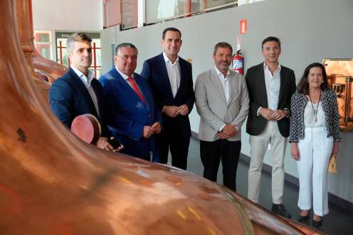 <i>Visita a la fábrica de Heineken España en Jaén. / Diputación de Jaén.</i>