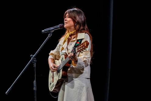 <i>La cantante malagueña Vanesa Martín, durante un concierto en una imagen de archivo. / E. Press</i>