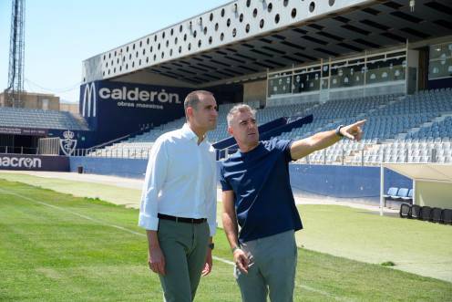 <i>Durante la visita al campo del Real Jaén. / Diputación de Jaén. </i>