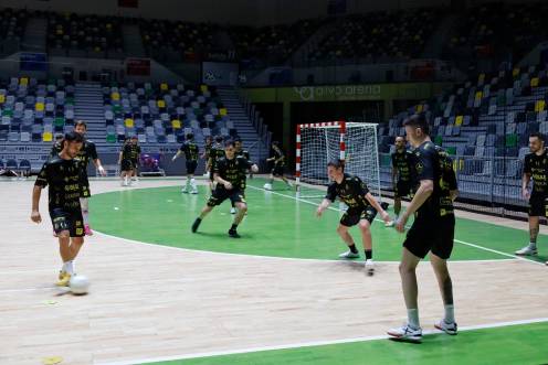 <i>Imagen del primer entrenamiento del Jaén Paraíso Interior FS. / Jason Moyano / Diario JAÉN. </i>