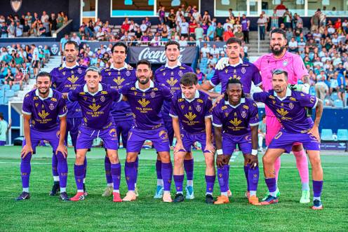 <i>Formación inicial del Real Jaén en el Trofeo del Olivo ante el Córdoba CF. / Miranda López / Real Jaén CF</i>