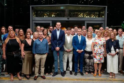 <i>Foto de familia en la celebración. / Ayuntamiento de Jaén.</i>