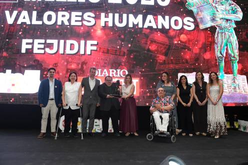 <i>David Martínez, Pilar Martínez, Julio Millán, Manolo Olivares,, Vanessa Marín, Alfonso Huertas, Paloma Pedrero, Miriam Partal, Loli Sánchez y Rocío Romero. / Agustín Muñoz / Diario JAÉN.</i>