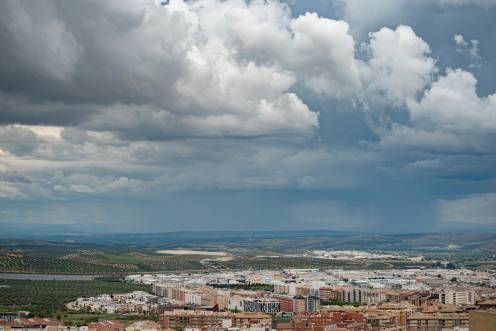 <i>Imagen de archivo de una tormenta a las afueras de la capital. / Diario JAÉN. </i>