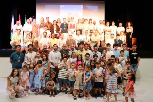 <i>Foto de familia de la Gala del Atletismo de Guarromán.</i>
