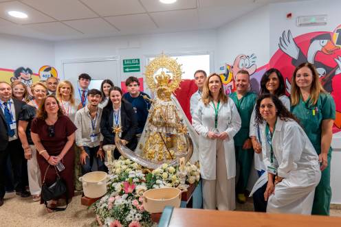 <i>La Virgen de la Capilla, en la visita al hospital. / Junta de Andalucía.</i>