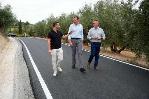 <i>Visita de Juan Latorre al camino de Tramaya en la Iruela. / Diputación de Jaén. </i>