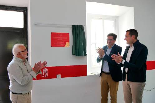 <i>Inauguración de la Casa del Pueblo de Arroyo del Ojanco. / PSOE.</i>