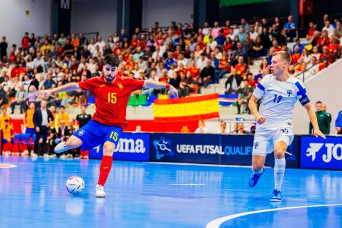 <i>Dani Zurdo, Esteban Cejudo y Antonio Pérez, en el partido con España del pasado martes ante Finlandia. / RFEF.</i>