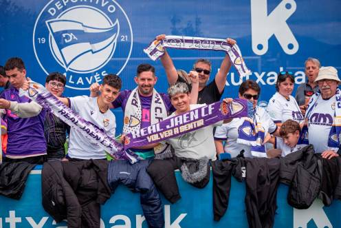 <i>Seguidores del Real Jaén que apoyaron al equipo ante el Alavés B. / Miranda López / Real Jaén.</i>