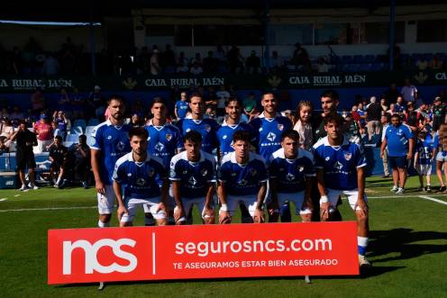 <i>Once del Linares contra Las Palmas Atlético / Linares Deportivo.</i>