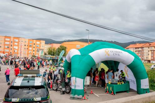 <i>Estand institucional de la Guardia Civil “Parque Vuelta”. / Guardia Civil. </i>