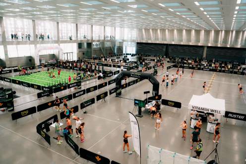 <i>Vista panorámica de las instalaciones durante la competición de la Liga Híbrida Andalucía en el Palacio de Deportes Olivo Arena de Jaén. / Ruster. </i>