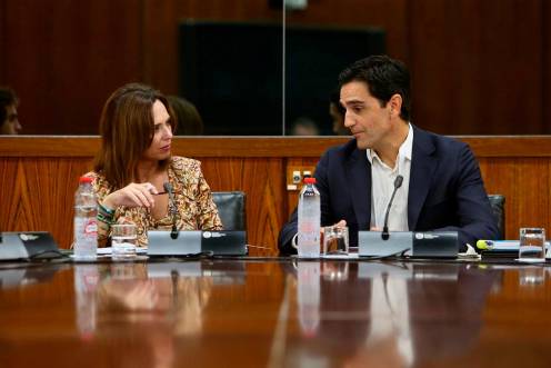 <i>Rocío Díaz con el alcalde de Alcalá la Real. / Junta de Andalucía.</i>