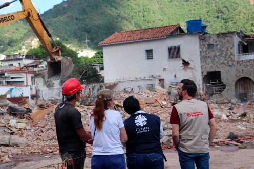 <i>Un equipo de Cáritas en Venezuela. / Cáritas. </i>