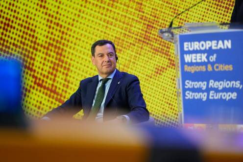 <i>El presidente de la Junta de Andalucía, Juanma Moreno, en la apertura de la Semana Europea de las Regiones y Ciudades, en Bruselas. / Europa Press. </i>