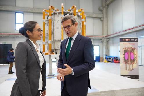 <i>Presentación del proyecto tecnológico “Tokamak Smart” en el Centro de Innovación CIU3A. / Europa Press. </i>