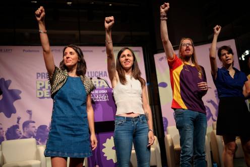 <i>Irene Montero, Ione Belarra, Pablo Fernández e Isa Serra, en la jornada “Primavera de lucha, primavera de esperanza”. / Alejandro Martínez Vélez / Europa Press.</i>