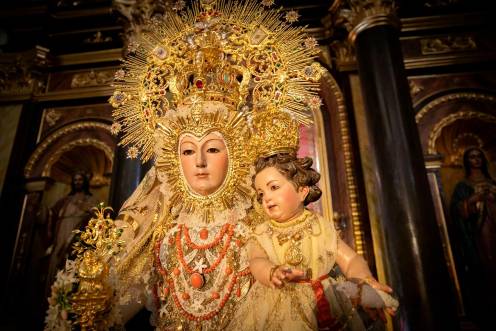 <i>Imagen de la Virgen de la Fuensanta Coronada de Alcaudete. / Cofradía de la Virgen de la Fuensanta Coronada. </i>