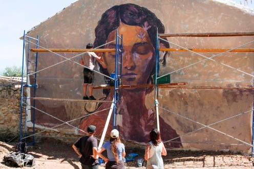 <i>Uno de los murales que se realizan en el marco de Abierto por Arte 2026. / Asociación Huerta de los Frailes.</i>