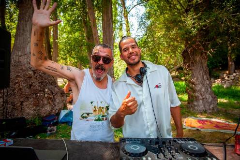 <i>El Bosque Encantado de Las Higueras se convierte estos días en un escenario privilegiado para disfrutar de la música funk. / Sitoh Ortega.</i>