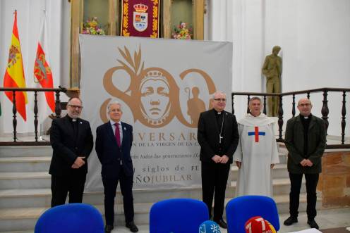 <i>Presentación del programa por el VIII aniversario de la aparición de la Virgen de la Cabeza. / Diócesis de Jaén. </i>