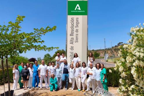 <i>Trabajadores del hospital Sierra de Segura. / Junta de Andalucía. </i>
