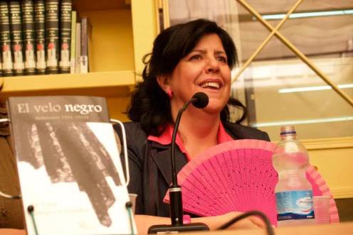 <i>Comenzó su trayectoria con “El Velo Negro”, siguió “El baile de las amapolas”, “Las costuras del alma” y “Las hojas de mi otoño”. </i>