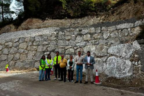 <i>Visita técnica actuaciones carreteras en Cabra del Santo Cristo. / Diputación de Jaén. </i>