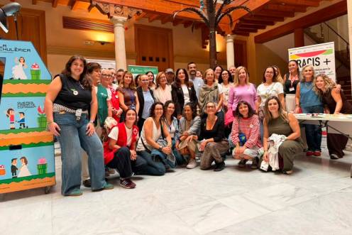 <i>“Encuentro en movimiento por la Salud Mental”, con vecinos de La Magdalena. / Ayuntamiento de Jaén.</i>