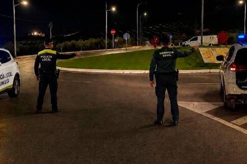 <i>Intervención de la Policía Local y Guardia Civil en Alcaudete. / Policía Local.</i>