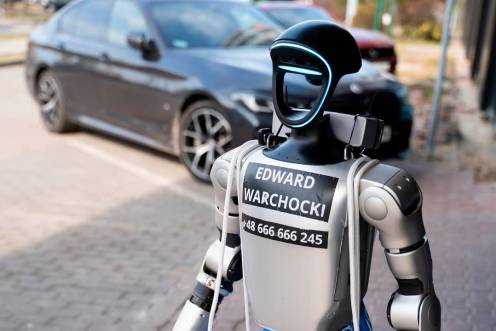 <i>Edward Warchocki, el robot humanoide de Varsovia. / Instagram.</i>
