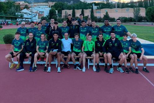 <i>Equipo masculino del Unicaha que compitió en Jaén.</i>