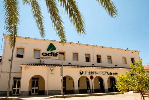 <i>Estación de tren de Linares-Baeza. / ADIF. </i>