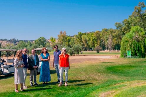 <i>La consejera Patricia del Pozo, durante una visita al Parque Deportivo La Garza, en julio de 2025. Archivo. / Junta de Andalucía.</i>