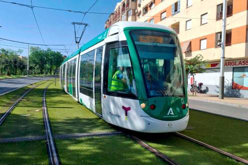 <i>Tranvía de Jaén en pruebas. / Junta de Andalucía. </i>