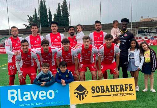 <i>Once inicial del CD Torreperogil ante El Palo FC.</i>