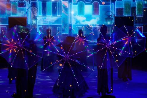 <i>“El Circo de la Luz” durante uno de sus bolos.</i>