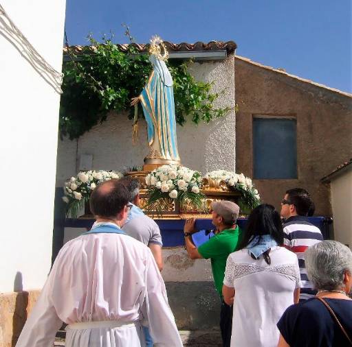 <i>La Milagrosa por las calles de Los Teatinos.</i>