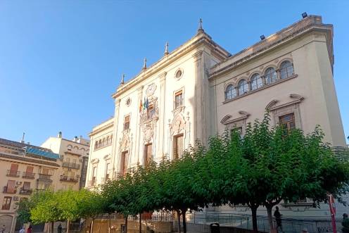 <i>Fachada del Ayuntamiento de Jaén. Archivo.</i>