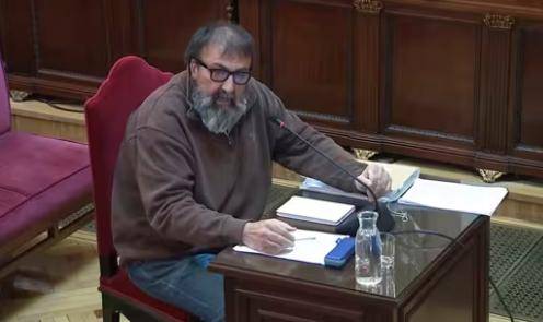 <i>El exasesor ministerial Koldo García durante su declaración como acusado en el juicio de las mascarillas en el Tribunal Supremo. / Europa Press.</i>