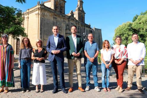 <i>Primera visita institucional de Juan Latorre como presidente de la Diputación en Úbeda, junto a la alcaldesa, Antonia Olivares, y el diputado de Promoción y Turismo, Francisco Javier Lozano. / Diputación de Jaén.</i>