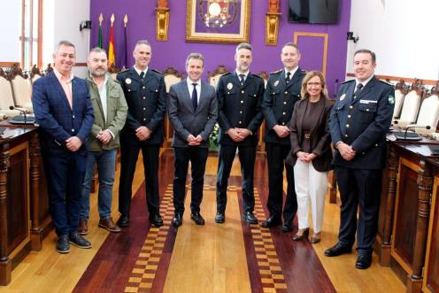 <i>Toma de posesión de los tres agentes de la Policía Local. / Ayuntamiento de Jaén.</i>