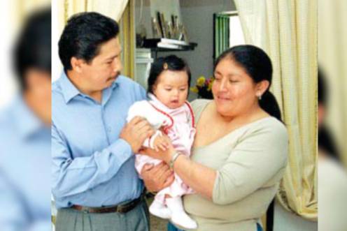 <i>La primera familia ecuatoriana se instala en la aldea de La Mesa, dentro del plan de repoblación de Carboneros. / Archivo. / Diario JAÉN.</i>