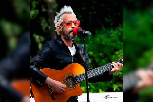 <i>El artista ubriqueño Tony Tunait.</i>