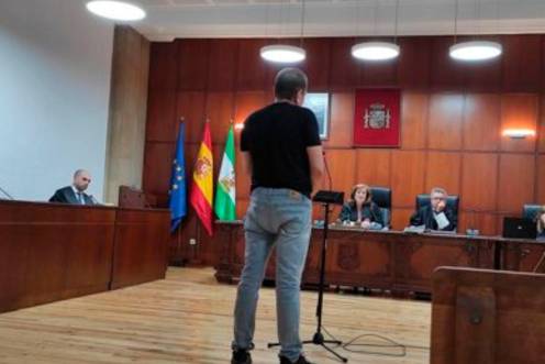 <i>El acusado durante su declaración en el juicio. / Europa Press.</i>