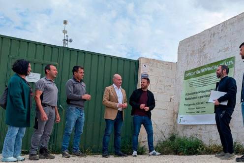 <i>Visita de Jose Luis Hidalgo a las infraestructuras hidráulicas de Bedmar. / Europa Press.</i>
